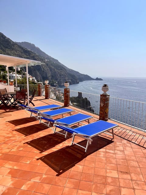 Property building, View (from property/room), Balcony/Terrace, Sea view, Sunrise