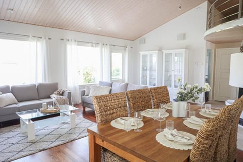 Living room, Seating area, Dining area