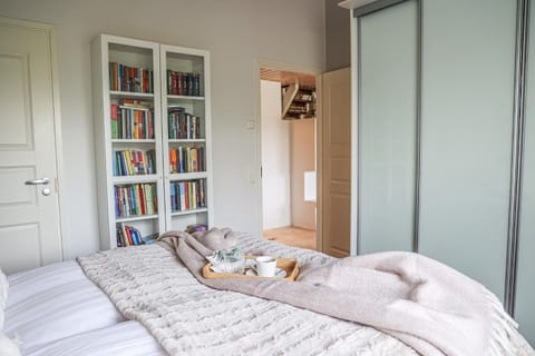 Bed, Photo of the whole room, Bedroom, towels, wardrobe