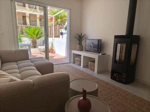 Patio, Living room