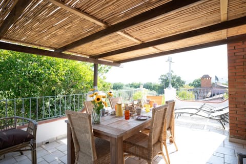 Balcony/Terrace, Dining area