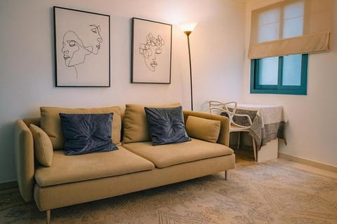 Sharjah corniche private room for women only Vacation rental in Al Sharjah