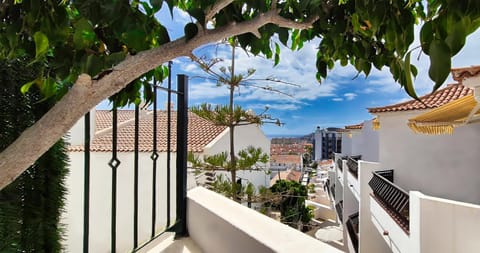 Day, View (from property/room), Balcony/Terrace, City view, Sea view