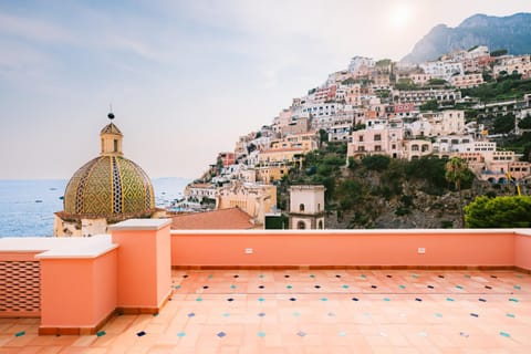 City view, Mountain view, Sea view