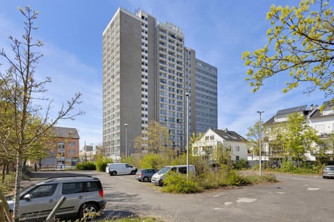 Property building, Day, Neighbourhood, City view, Street view, Location, Parking