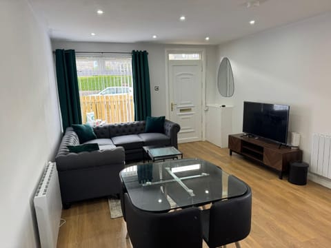 Living room, Seating area, Dining area, Evening entertainment