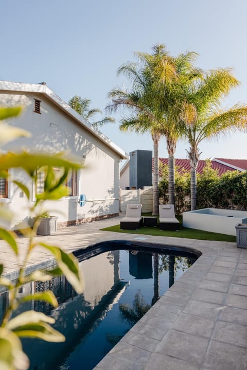 Day, Garden, Garden view, Pool view, Swimming pool, sunbed