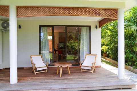 Property building, Garden, Balcony/Terrace, Garden view