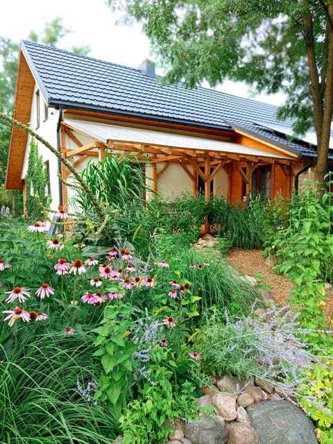 Property building, Facade/entrance, Garden