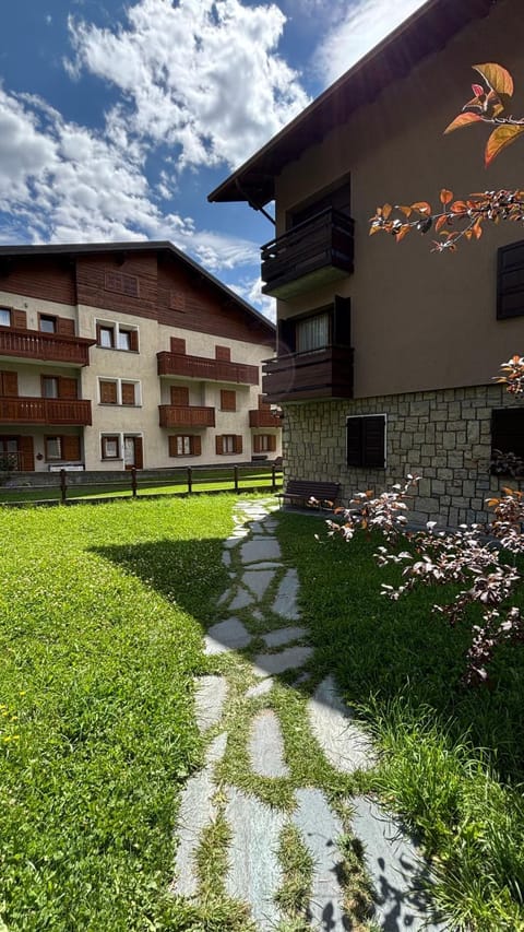 Property building, Garden, Garden, Garden view