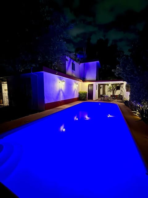 Swimming pool, Swimming pool