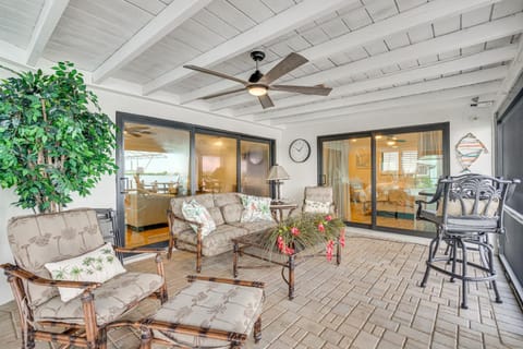 Waterfront Views and Dock Matlacha Island Home House in Matlacha