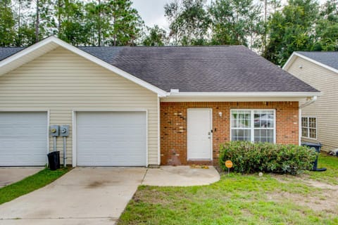 4 Mi to FSU and 5 Mi to FAMU WFH-Friendly Hub House in Tallahassee