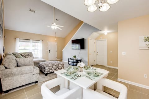 4 Mi to FSU and 5 Mi to FAMU WFH-Friendly Hub House in Tallahassee