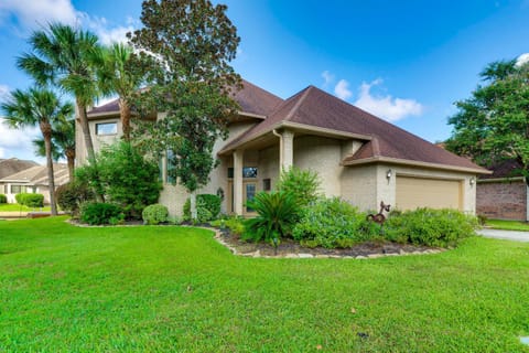 Waterfront Lake Conroe Home with Pool Access! House in Lake Conroe