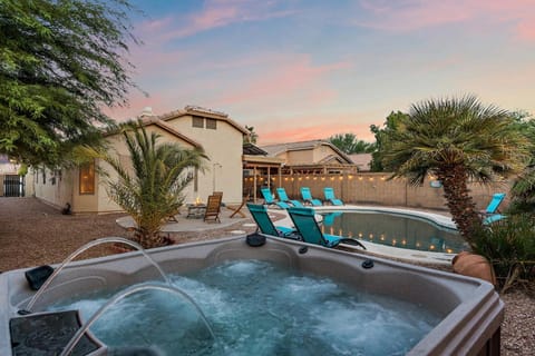 Reset Rally Pool Hot Tub Firepit Villa in Casa Grande