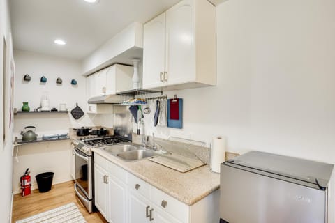 Explore SoCal! Cozy Retreat Near Disney and Beaches Apartment in Fountain Valley