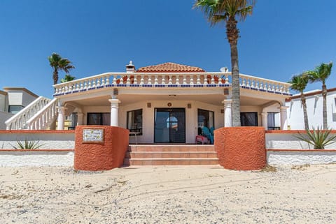 Property building, Facade/entrance, Day