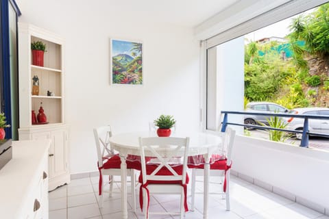 Patio, Day, Balcony/Terrace, Balcony/Terrace, Dining area