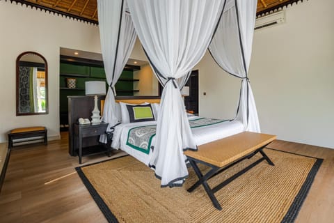 Seating area, Bedroom