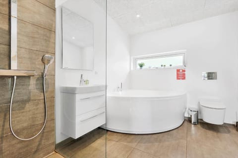 84160-Ebeltoft-Baekholmen-5-A House in Central Denmark Region