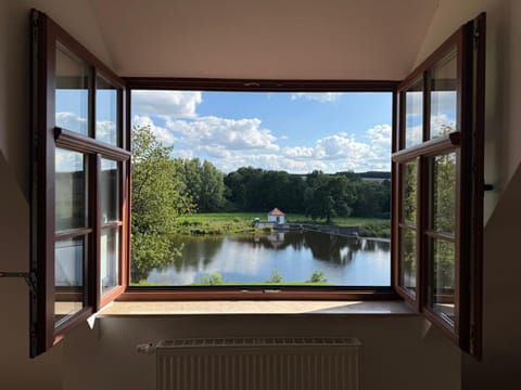 Living room, Lake view