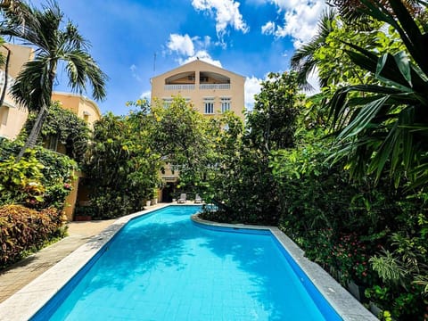 Swimming pool