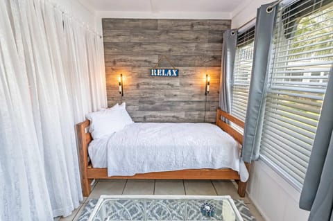 NEW Large 1BR at The Golf Colony at Baytree, Pool House in Little River