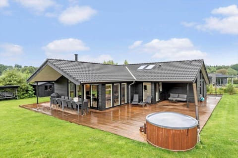 8846-Glesborg-Skovsoen-76 House in Central Denmark Region