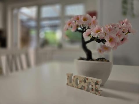 Group & Family Stay central MK Apartment in Milton Keynes