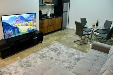 Communal lounge/ TV room, TV and multimedia, Living room, Seating area
