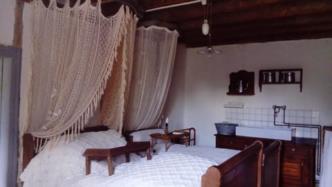 Bed, Photo of the whole room, Bedroom, Internal: Not applicable to any particular room