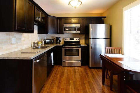 Grand View Villa on Choice Ave - Steps to Downtown Apartment in Dahlonega