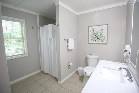 Grand View Villa on Choice Ave - Steps to Downtown Apartment in Dahlonega