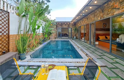 Day, Pool view, Swimming pool, sunbed