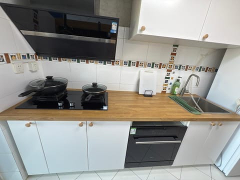 Cozy and Modern Condo near CBD and 2nd Ring Road, Changan Avenue with the view of CITIC Tower Apartment in Beijing