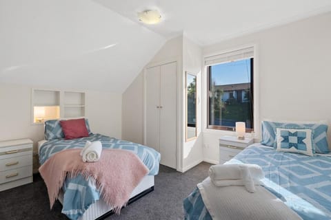 Kingston Stylish Villa-Cozy meets convenience Apartment in Tasmania