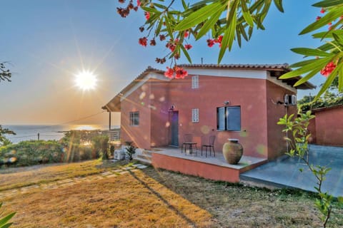 Property building, Day, Garden, Garden view, Sea view