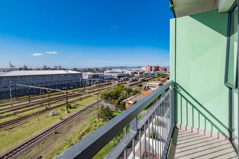 Stylish Studio in One on Albert Apartment in Cape Town