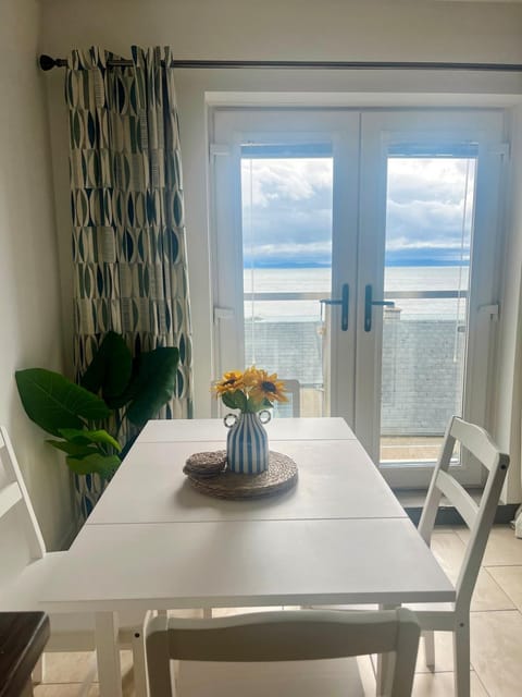 Balcony/Terrace, Dining area