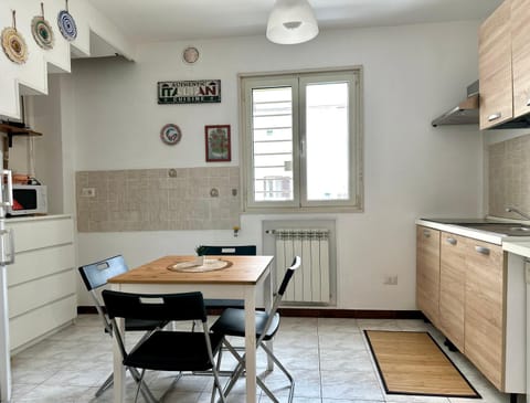 Rosesky Grande casa in centro con 2 bagni Apartment in Bari