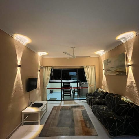 Communal lounge/ TV room, TV and multimedia, Living room, Seating area, Evening entertainment