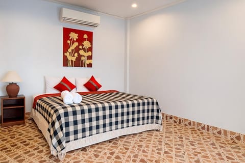 Photo of the whole room, Bedroom, air conditioner