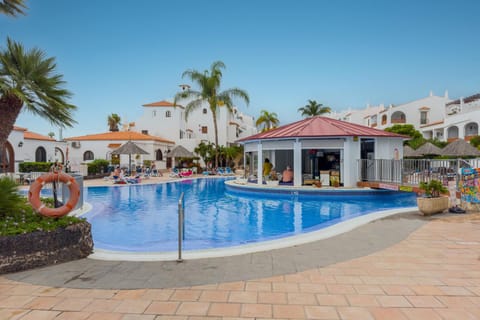Lounge or bar, Swimming pool