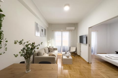 Photo of the whole room, Seating area, Bedroom
