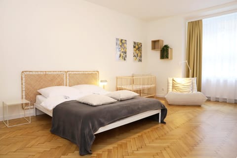 Bed, Photo of the whole room, Bedroom, cot