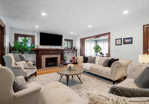 TV and multimedia, Living room, Seating area