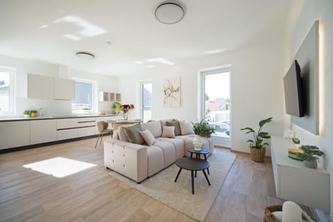 Communal lounge/ TV room, Kitchen or kitchenette, Living room, Dining area