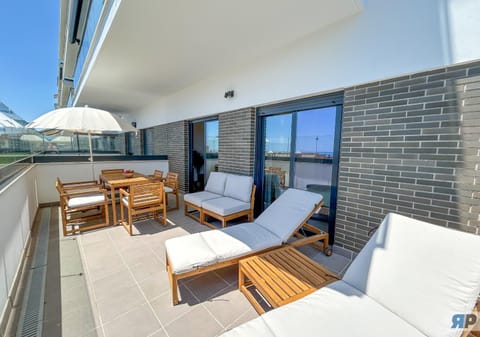 View (from property/room), Balcony/Terrace, Balcony/Terrace, Living room, Seating area, sunbed