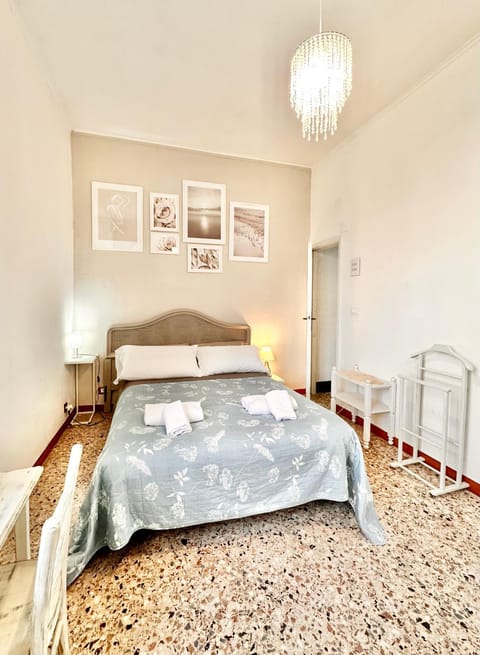 DIMORA Concept- Casa D'arte e Vacanze - Free parking Apartment in Finale Ligure